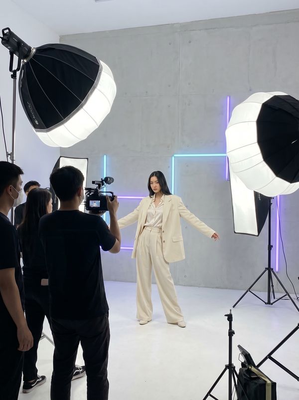 哔咔漫画视频-时尚写真拍摄